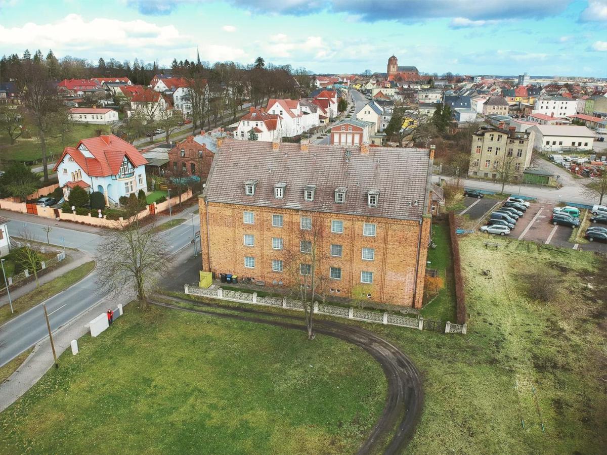 Pension Zur Inselbruecke Wolgast Dış mekan fotoğraf